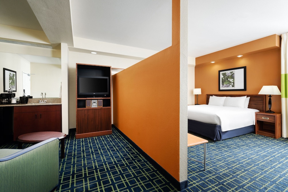 Executive Suite, 1 King Bed with Sofa bed - Photo 3