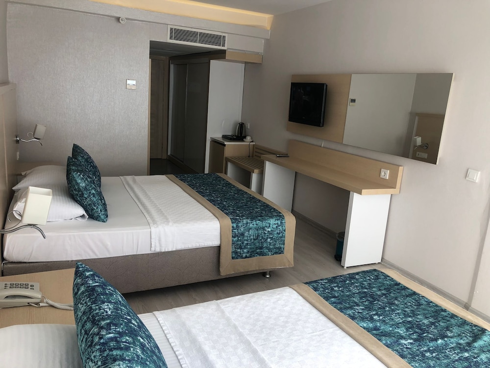 Standard Double or Twin Room, Balcony, Garden View
