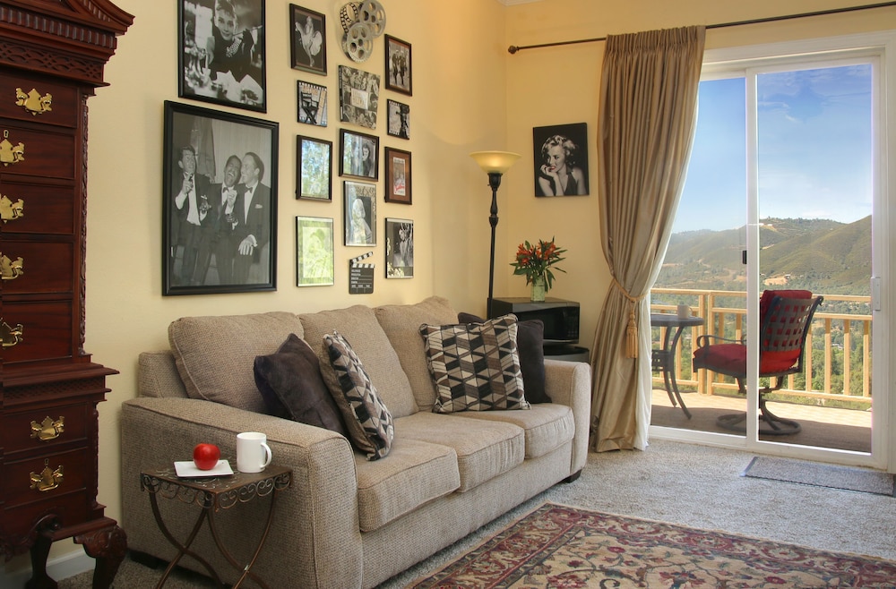 Monta Vista Suite photo 1