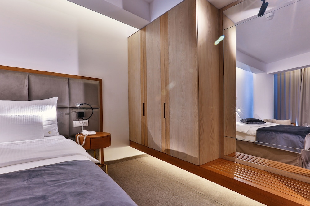 Economy Double Room, City View photo 1