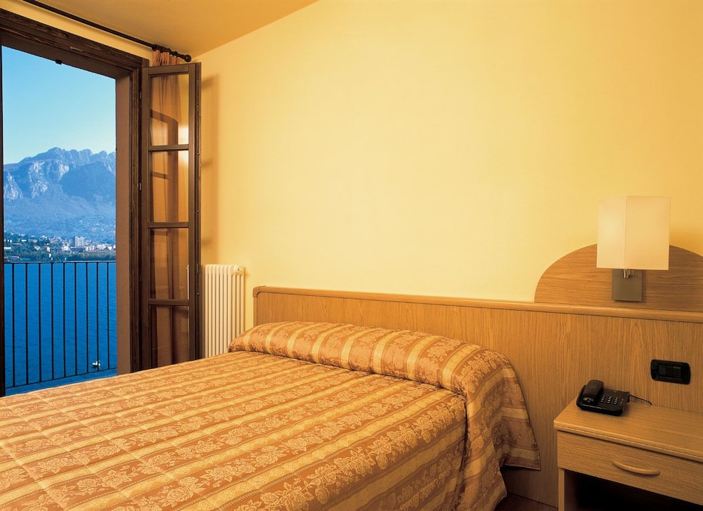 Double or Twin Room, Lake View - Photo 1