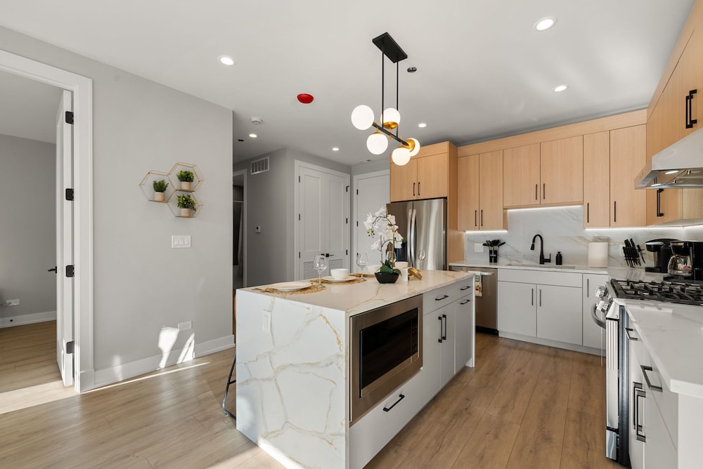 Bright 2bed 2bath in Brand New Pilsen Development, Zdjęcie 40