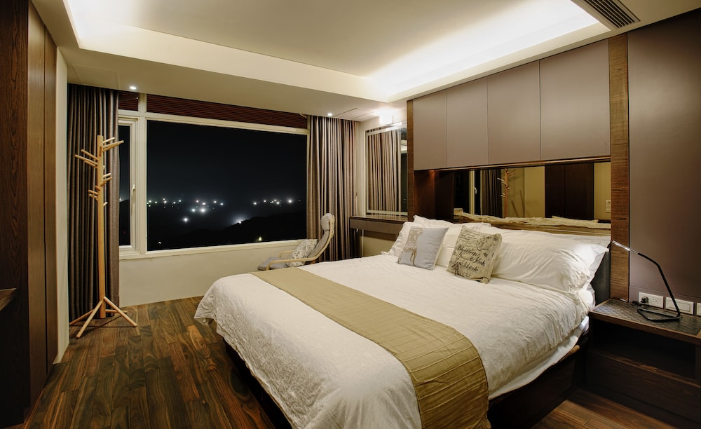 Panoramic Quadruple Room, 2 Bedrooms, Balcony, Sea View photo 2