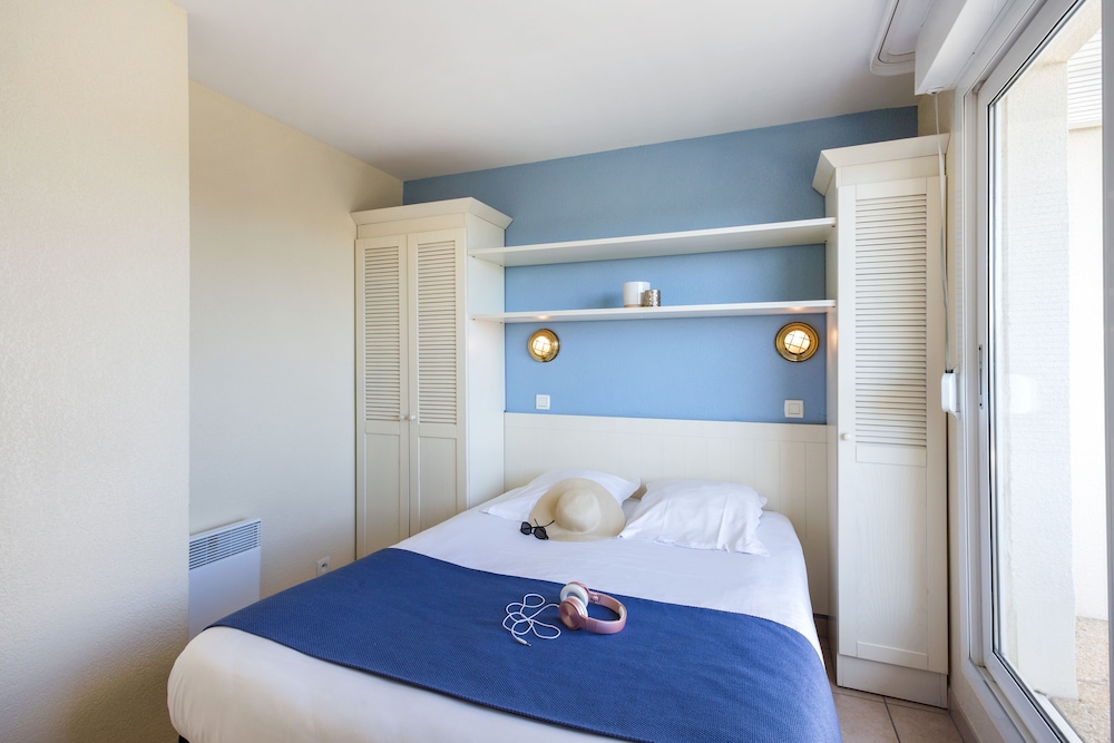 Apartment 6 people - 2 bedrooms - Balcony photo 2