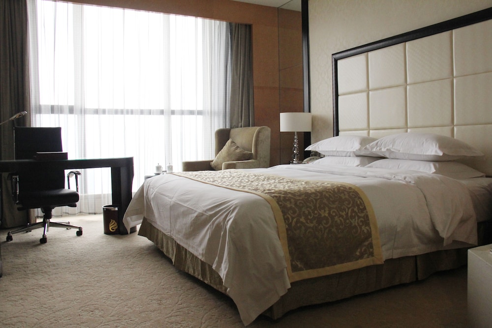 Room, 1 King Bed, Non Smoking - Photo 4