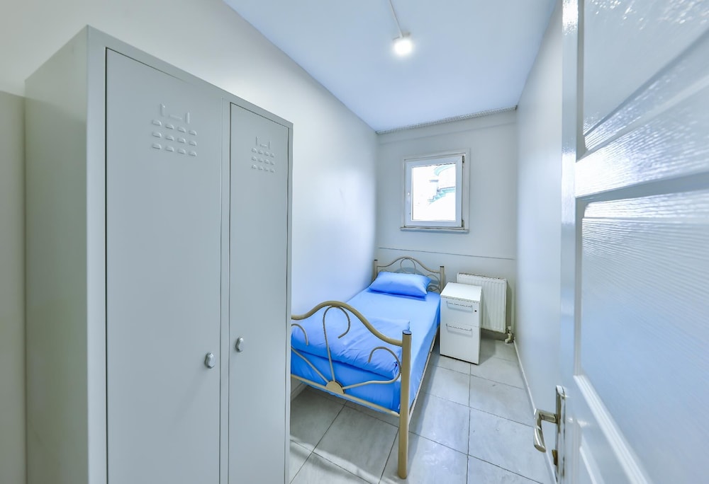 Economy Single Room, Men only photo 1
