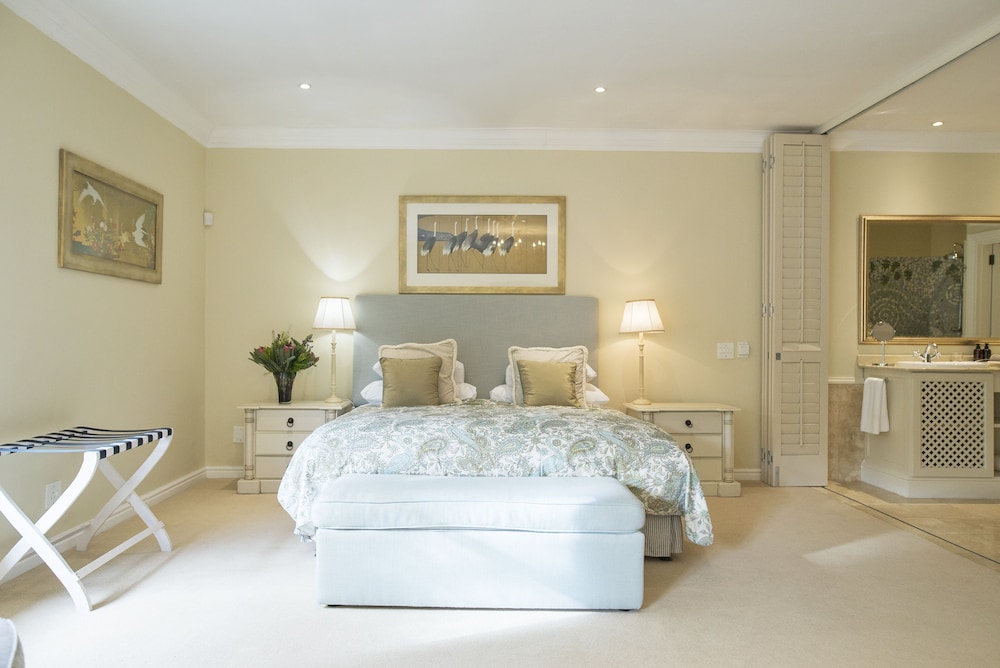 Luxury Suite, 1 King Bed thumbnail 5