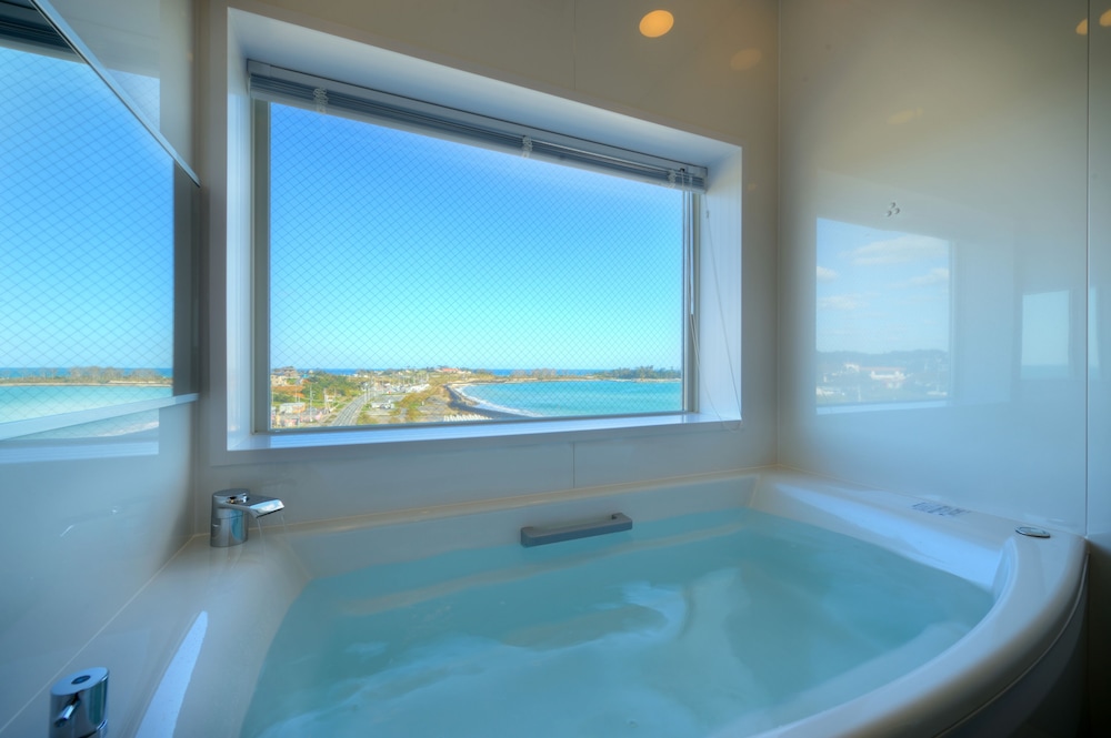 Twin Room, 2 Twin Beds, Non Smoking, Ocean View photo 3
