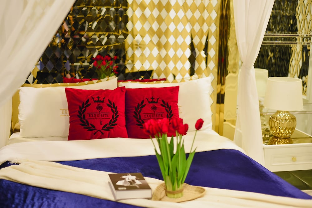 Luxury Villa - Photo 1