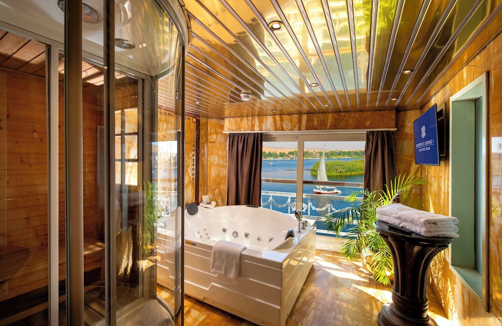 Royal Suite photo 3