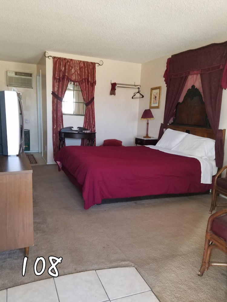 Design Room, 1 Queen Bed photo 3