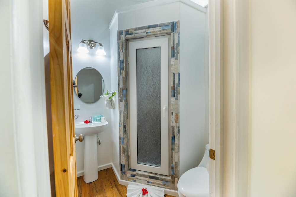 Deluxe King Room - Photo 2