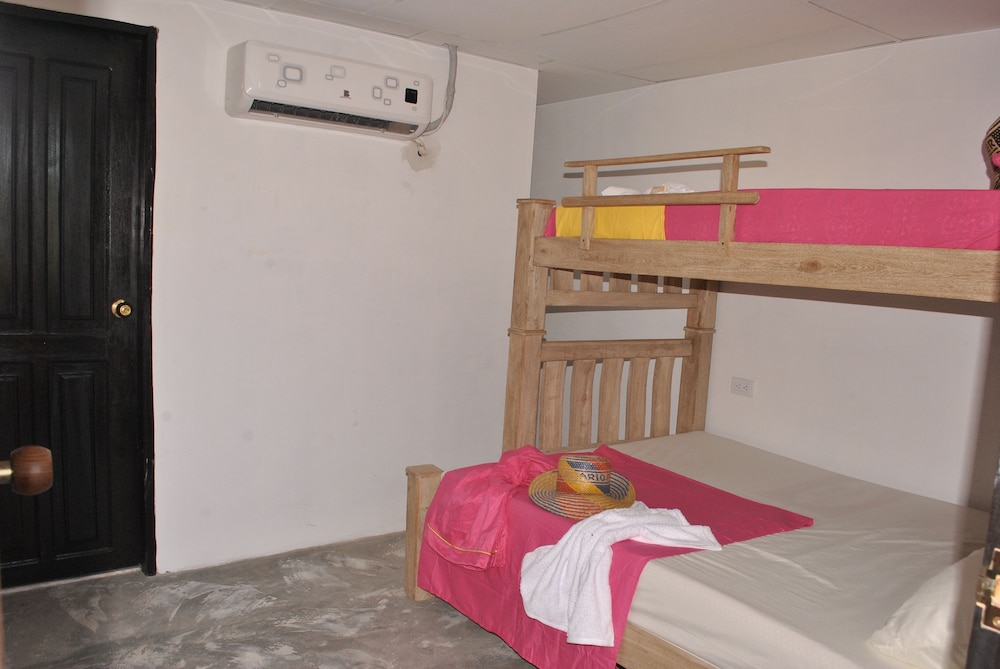 Economy Shared Dormitory, Mixed Dorm photo 2