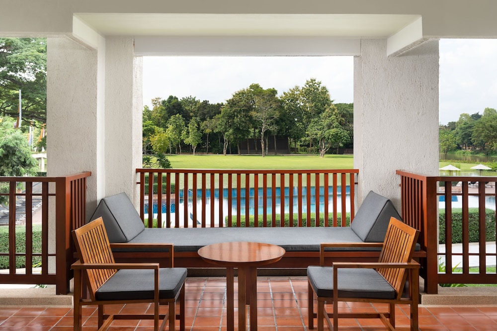 Room, 2 Queen Beds, Pool View (Terrace) photo 2