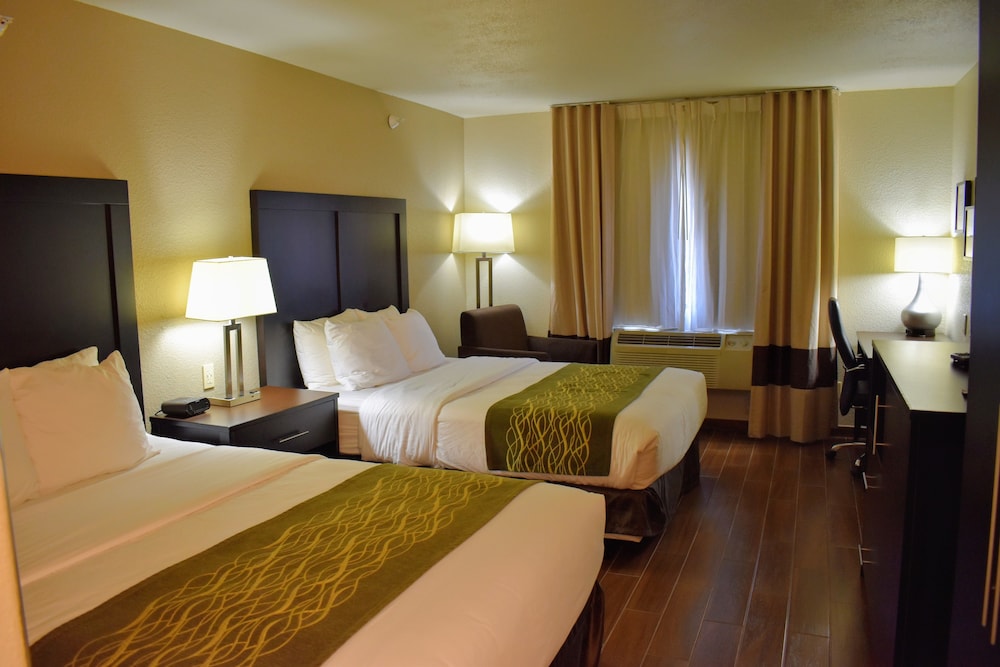Standard Room, 2 Queen Beds, Non Smoking (pets allowed) - Photo 3