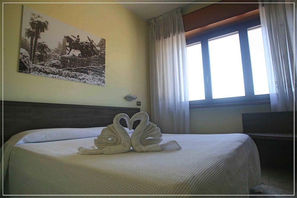 Double Room - Photo 5