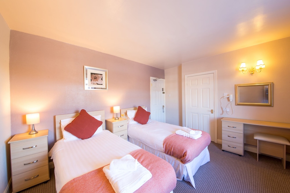 Standard Double or Twin Room, Ensuite - Photo 3