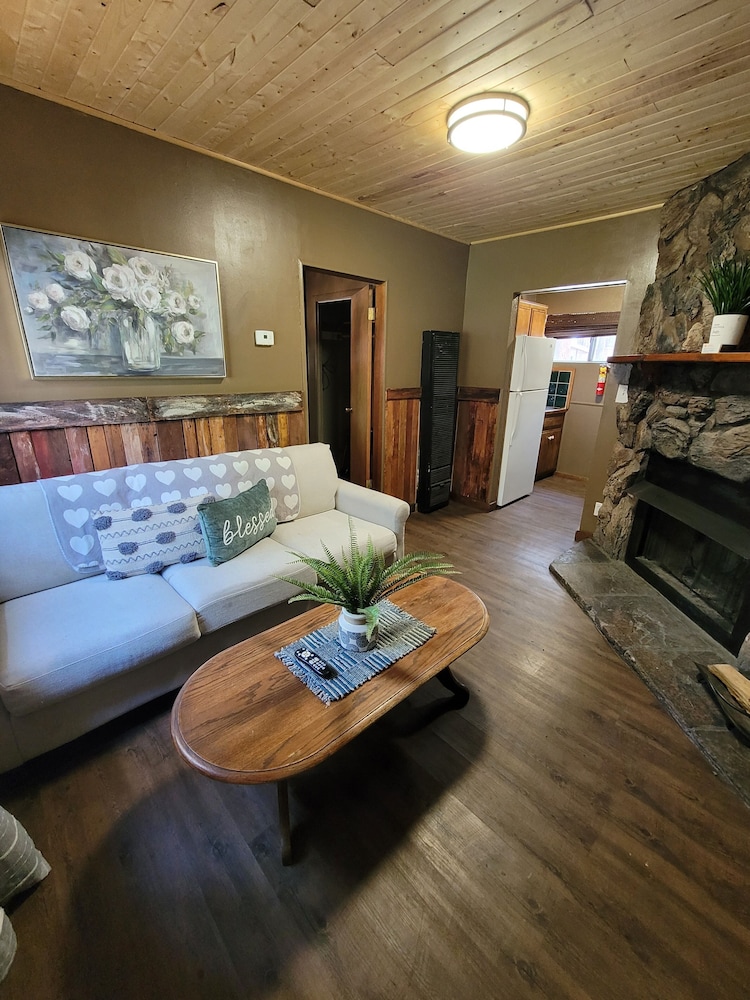 Basic Cabin photo 3