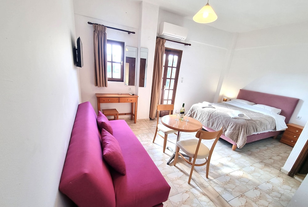 Single Room, Garden View