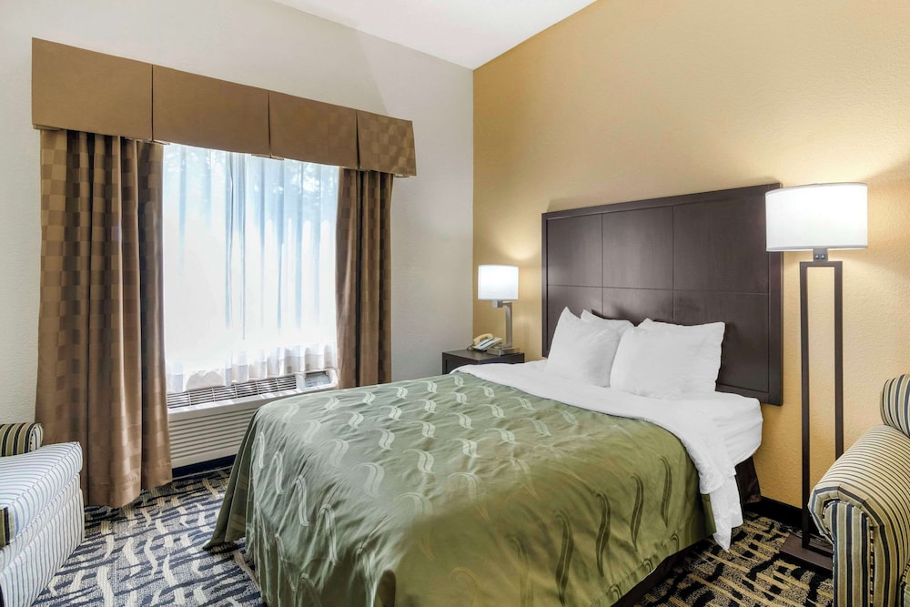 Suite, 1 Queen Bed With Sofa Bed, Accessible, Non Smoking photo 1