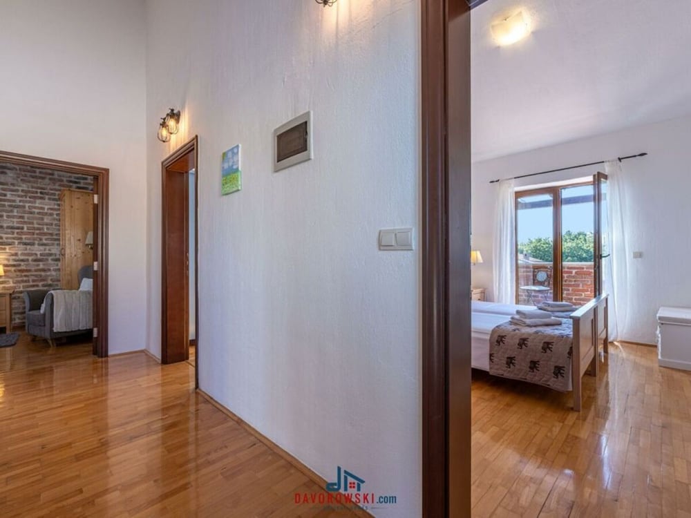 Villa photo 2