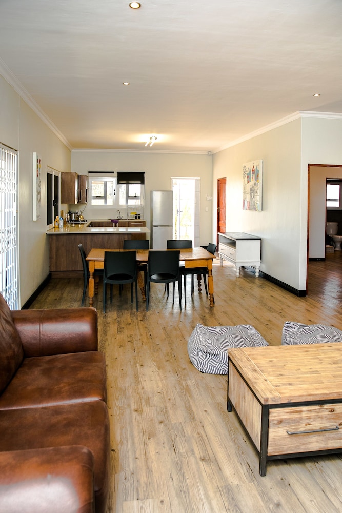 Exclusive Cottage, 2 Bedrooms photo 2
