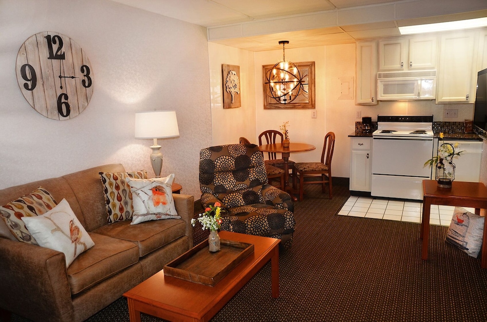 Room (Extended Stay-King Bed and Murphy Bed) - Photo 3