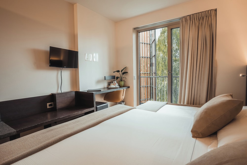 Superior Triple Room, Garden View - Photo 7
