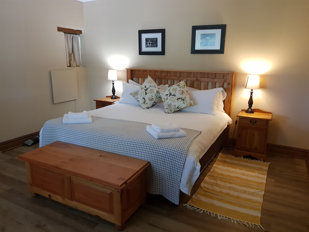 Deluxe Double Room, 1 King Bed, Ensuite photo 3