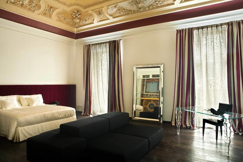 Luxury Suite, City View - Photo 2
