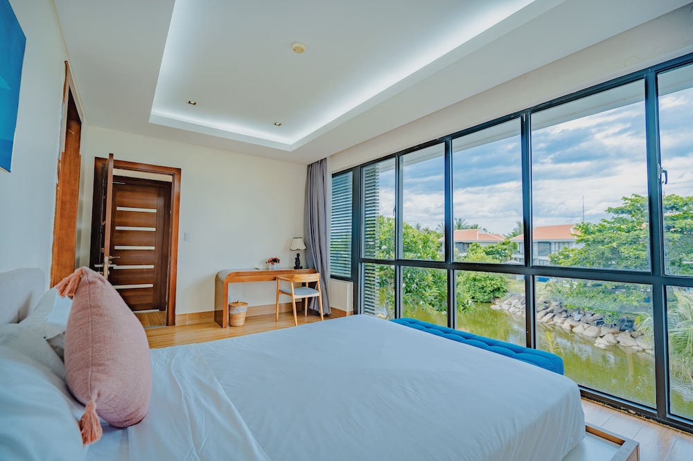 Luxury Villa, 4 Bedrooms