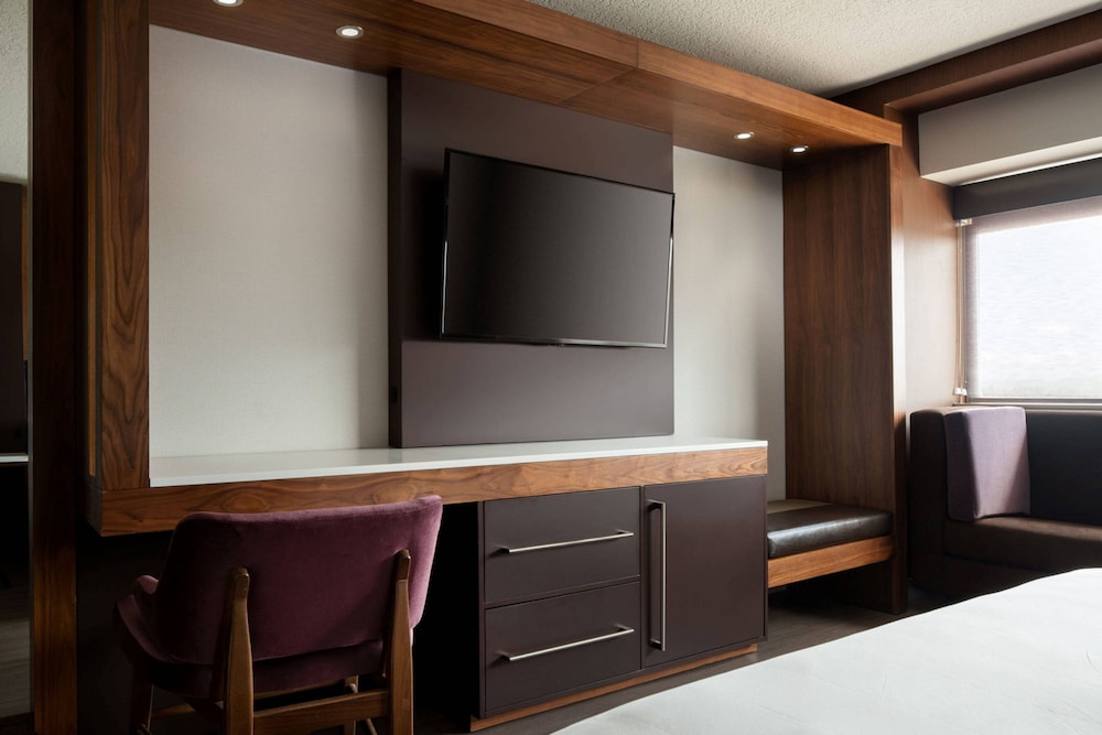 Room, 1 King Bed - Photo 2