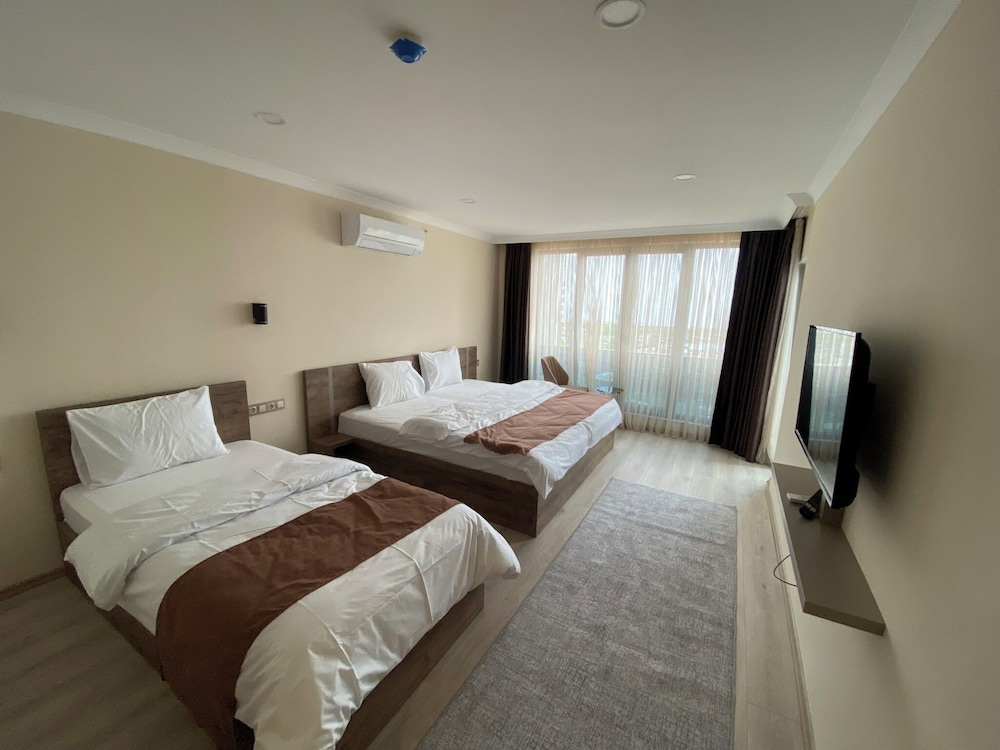 Triple Room, Balcony, Sea Facing