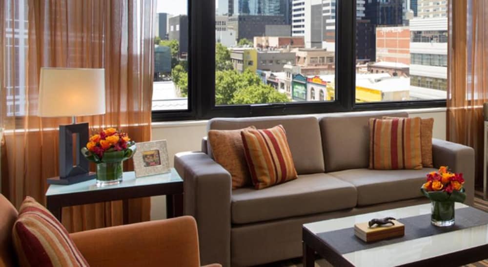 Two Bedroom Executive Apartment - Photo 2