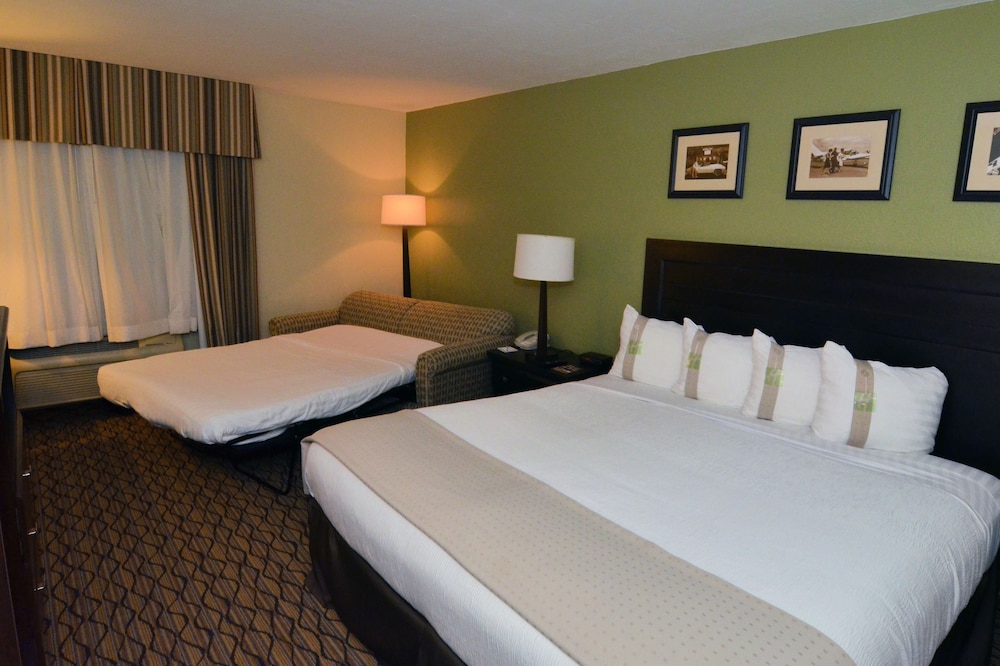 Standard Room, 1 King Bed with Sofa bed photo 2