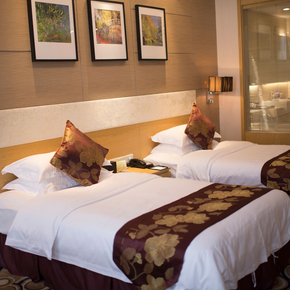 Superior Twin Room, Non Smoking - Photo 5