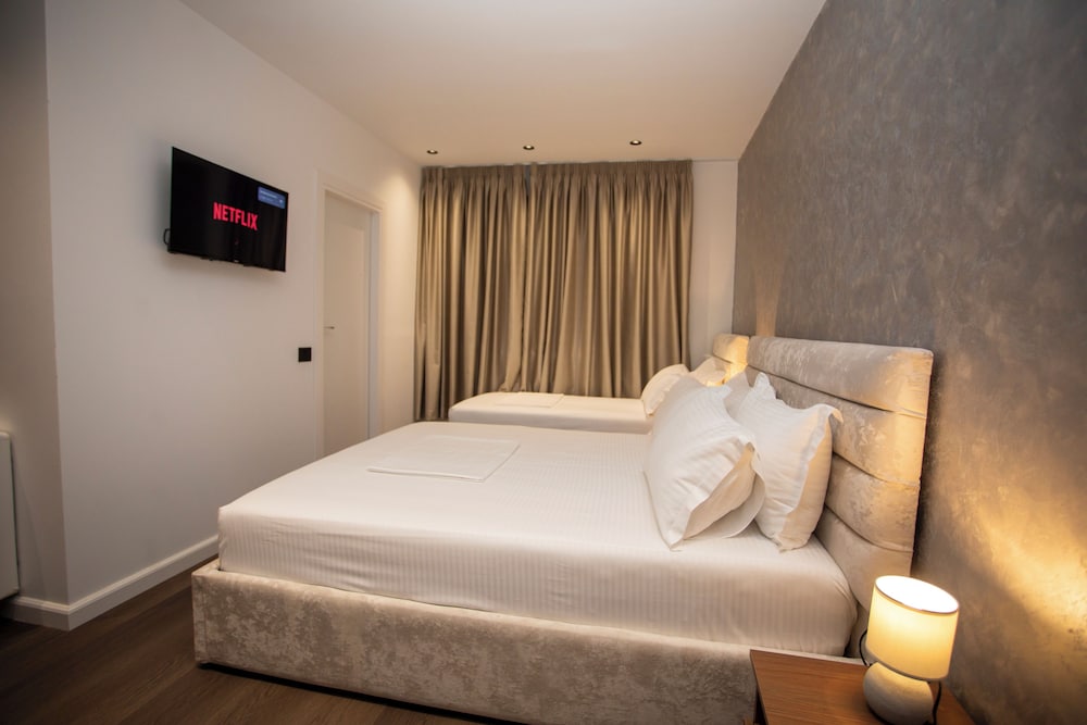 Family Triple Room, City View