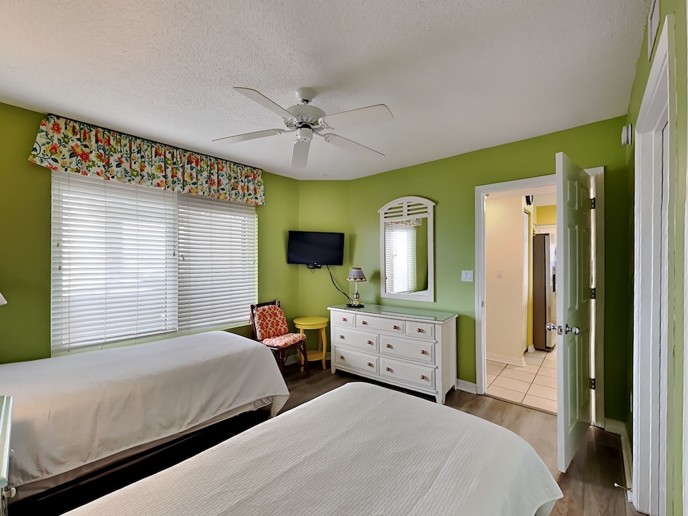 Condo, Multiple Beds, Balcony, Ocean View (#709 - No Pets Allowed) photo 1