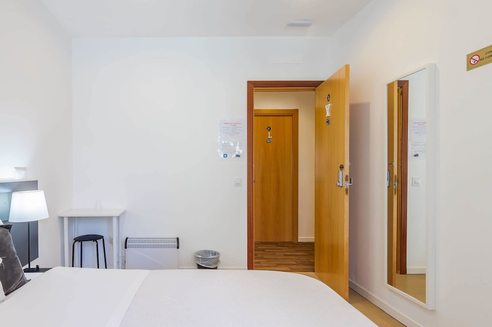 Comfort Double Room, 1 Double Bed, Shared Bathroom photo 3