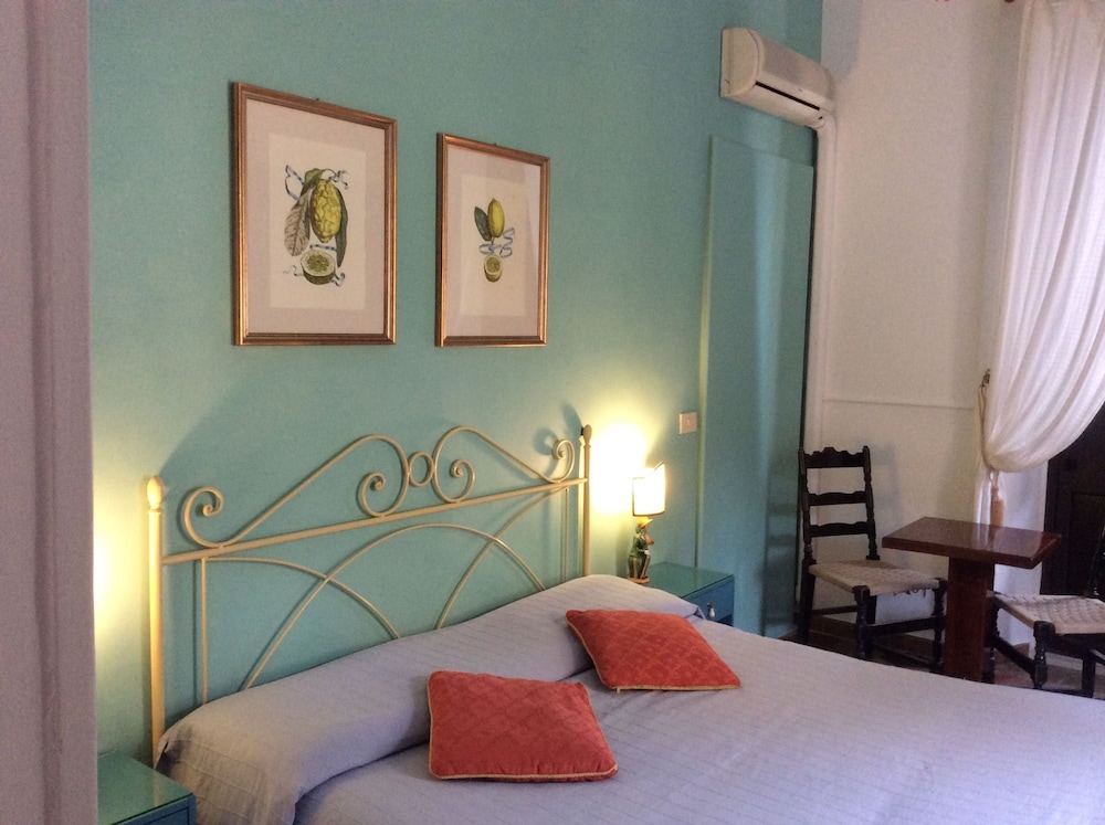 Double Room, Sea View (External Private Bathroom)
