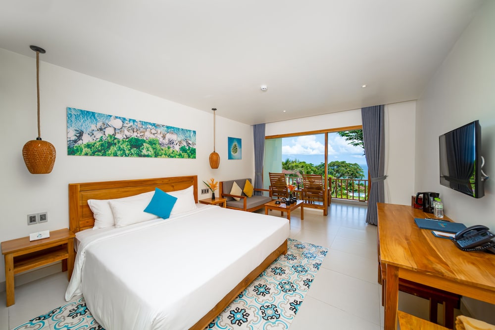 Premium Deluxe Ocean View photo 3