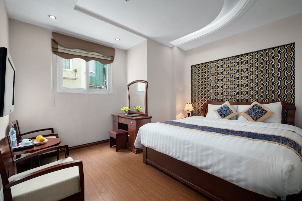 Suite, Lake View