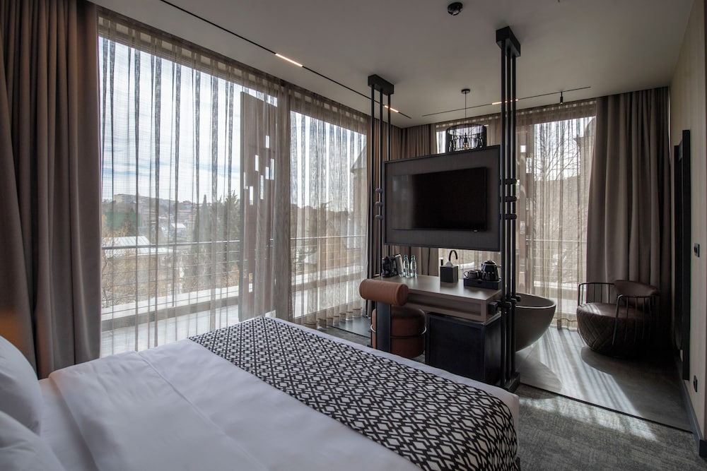 Panoramic Room
