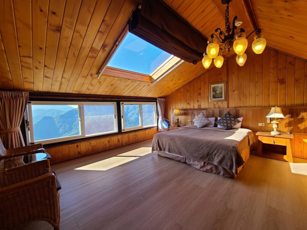 Signature Twin Room, Mountain View photo 2