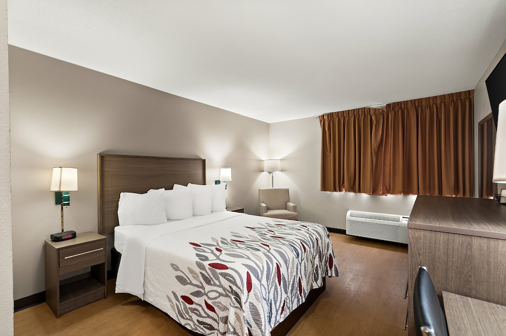 Deluxe Room, 1 Queen Bed, Accessible (Smoke Free) - Photo 2