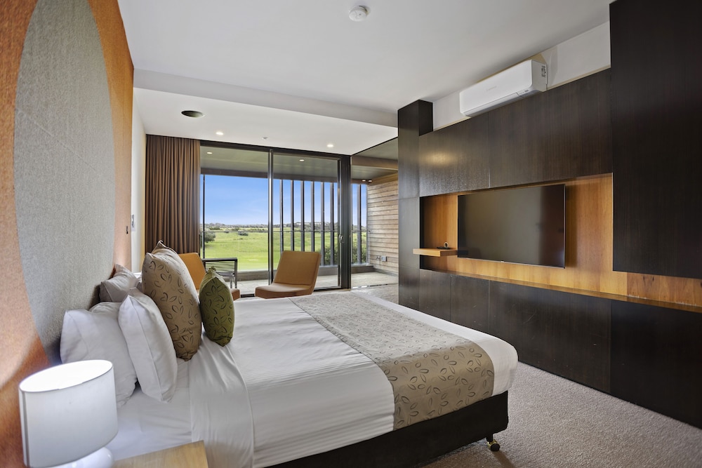 Open Plan Room photo 2