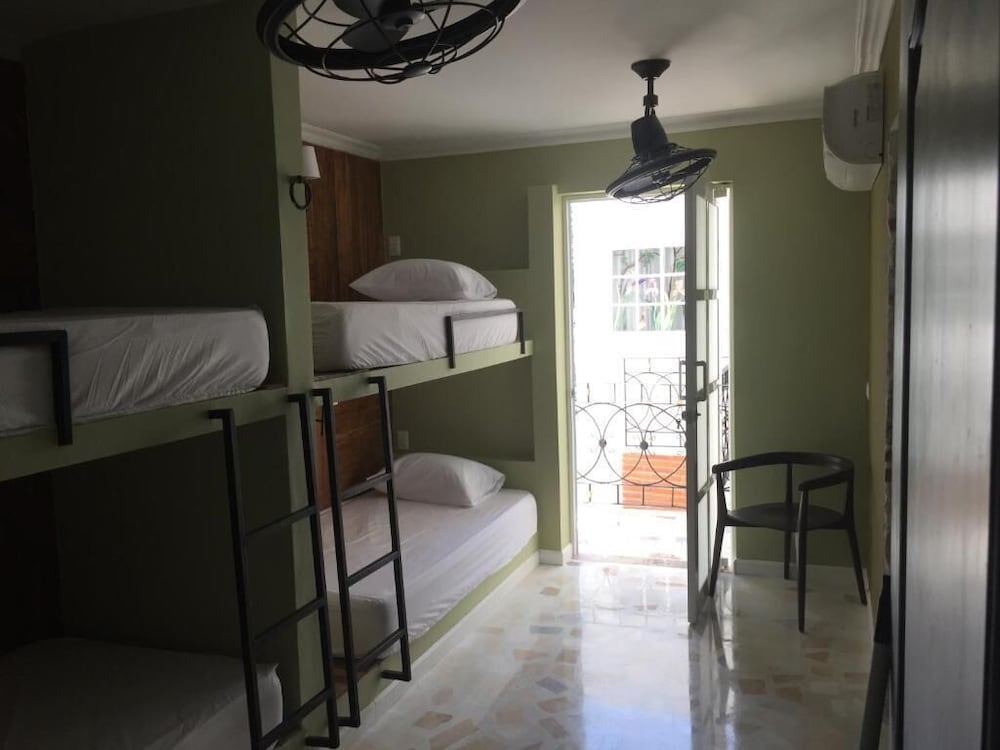 Basic Shared Dormitory, 4 Bedrooms photo 3