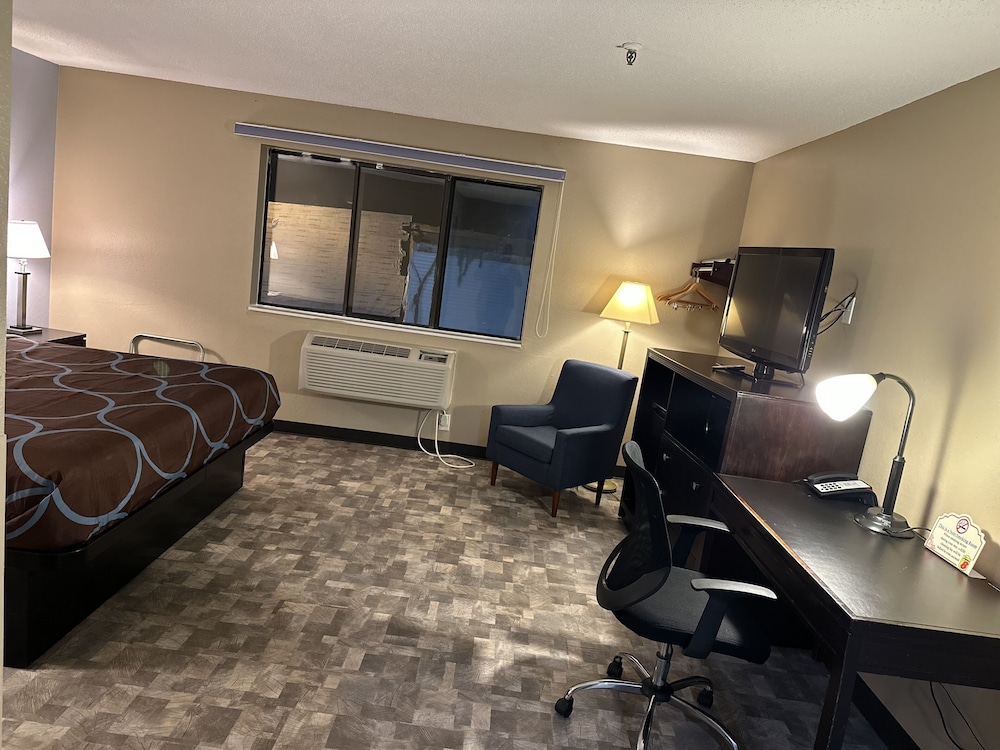 Standard Room, 1 Queen Bed - Photo 2