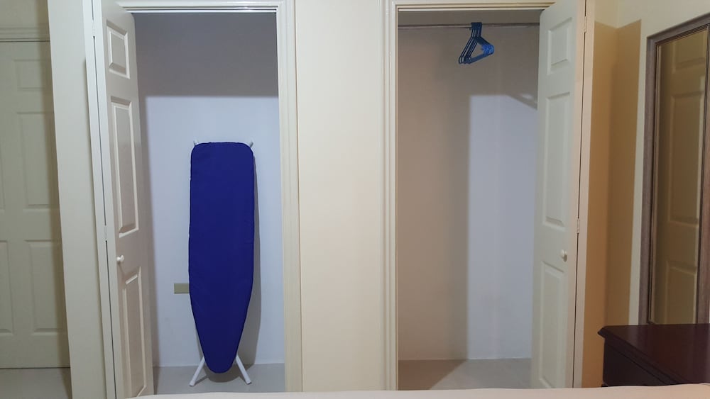 Apt 10, Executive Suites - Palms of Ottawa photo 3
