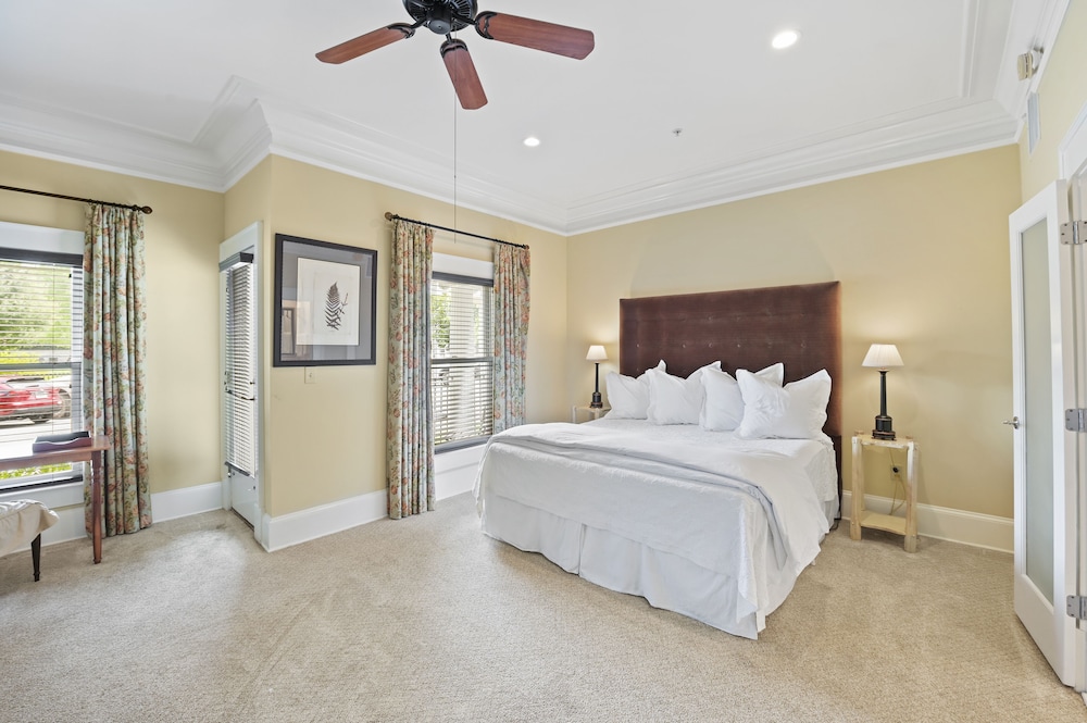 Suite, Non Smoking (Fireplace, Park View) photo 1
